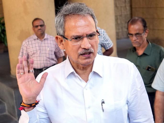 Interrogation of Anil Desai by Economic Offenses Branch | आर्थिक गुन्हे शाखेकडून अनिल देसाई यांची चौकशी Interrogation of Anil Desai by Economic Offenses Branch | आर्थिक गुन्हे शाखेकडून अनिल देसाई यांची चौकशी