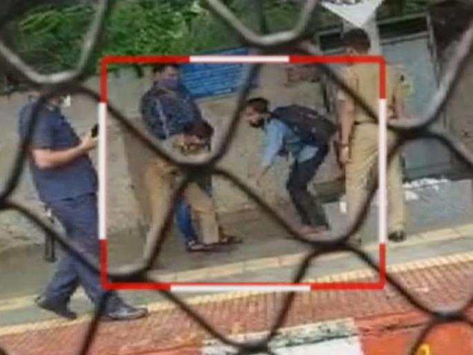 A case has been registered against the youth for molesting a female police officer. | ....म्हणून महिला कॉन्स्टेबलने त्याला चोप दिला; व्हायरल होणाऱ्या व्हिडिओमागील, जाणून घ्या सत्य! A case has been registered against the youth for molesting a female police officer. | ....म्हणून महिला कॉन्स्टेबलने त्याला चोप दिला; व्हायरल होणाऱ्या व्हिडिओमागील, जाणून घ्या सत्य!