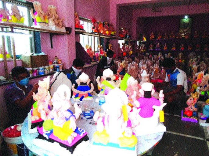 Hit Ganpati workshops; Economic losses due to epidemics | गणपती कार्यशाळांना फटका; महामारीमुळे आर्थिक नुकसान
