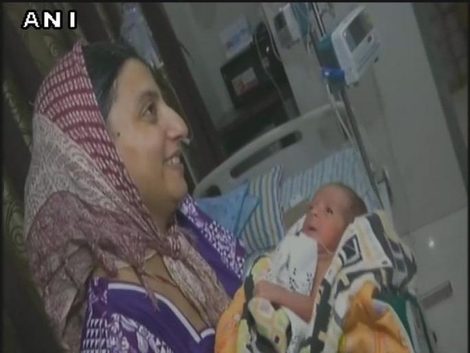 Named after the GST tax system, he did three girls | जीएसटी कर प्रणालीनं प्रभावित होऊन त्यांनी तिन्ही मुलींचं केलं नामकरण Named after the GST tax system, he did three girls | जीएसटी कर प्रणालीनं प्रभावित होऊन त्यांनी तिन्ही मुलींचं केलं नामकरण