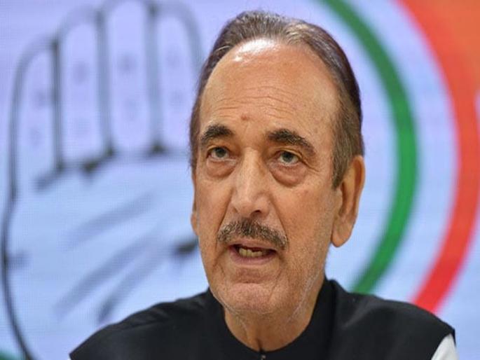 Government's 'red carpet' for Ghulam Nabi Azad | गुलाम नबी आझाद यांच्यासाठी सरकारचे ‘रेड कार्पेट’; कार्यक्रमस्थळी आझाद यांचे पाेस्टर्स Government's 'red carpet' for Ghulam Nabi Azad | गुलाम नबी आझाद यांच्यासाठी सरकारचे ‘रेड कार्पेट’; कार्यक्रमस्थळी आझाद यांचे पाेस्टर्स