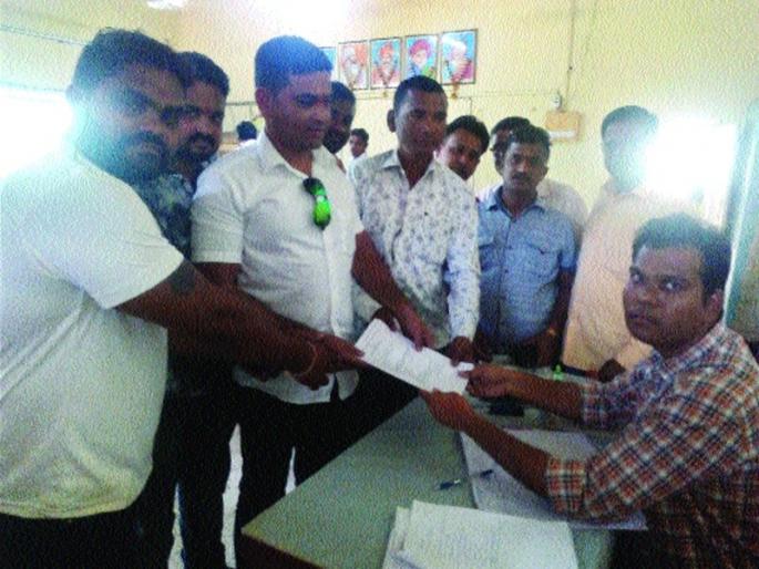 Gram panchayat elections: On the very first day only for nine panchayats, only six nominations are filed | ग्रामपंचायत निवडणूक : ९० ग्रामपंचायतींसाठी पहिल्याच दिवशी फक्त सहा उमेदवारी अर्ज Gram panchayat elections: On the very first day only for nine panchayats, only six nominations are filed | ग्रामपंचायत निवडणूक : ९० ग्रामपंचायतींसाठी पहिल्याच दिवशी फक्त सहा उमेदवारी अर्ज