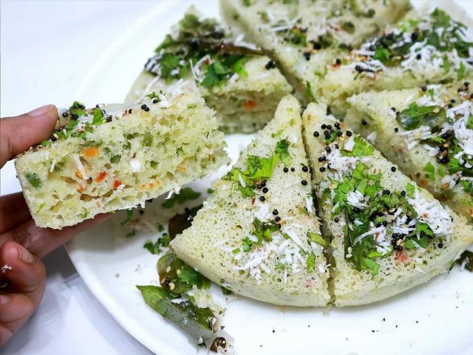 Rawa Dhokla Recipe : How To Make Easy Super Soft Rawa Dhokla Suji Dhokla | इंस्टंट रवा ढोकळ्याची सोपी रेसिपी; विकतसारखा मऊ, फुललेला, पांढराशुभ्र रवा ढोकळा घरीच करा Rawa Dhokla Recipe : How To Make Easy Super Soft Rawa Dhokla Suji Dhokla | इंस्टंट रवा ढोकळ्याची सोपी रेसिपी; विकतसारखा मऊ, फुललेला, पांढराशुभ्र रवा ढोकळा घरीच करा