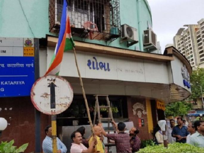 Politics in Mumbai is reviving from Gujarati plates... | गुजराती पाट्यांवरून मुंबईत राजकारण पुन्हा जोमात... Politics in Mumbai is reviving from Gujarati plates... | गुजराती पाट्यांवरून मुंबईत राजकारण पुन्हा जोमात...