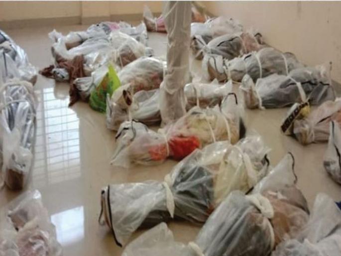 CoronaVirus News bodies of corona patient pile up in valsad civil hospital | CoronaVirus News: हेच का गुजरात मॉडेल? ३ दिवसांपासून रुग्णालयात मृतदेहांचा खच; मरणानंतरही यातना संपेनात CoronaVirus News bodies of corona patient pile up in valsad civil hospital | CoronaVirus News: हेच का गुजरात मॉडेल? ३ दिवसांपासून रुग्णालयात मृतदेहांचा खच; मरणानंतरही यातना संपेनात