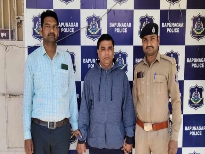 Gujarat Father killed his minor son by mixing poison in water | गुजरातमध्ये पित्याने केली अल्पवयीन मुलाची हत्या; पाण्यातून दिलं विष Gujarat Father killed his minor son by mixing poison in water | गुजरातमध्ये पित्याने केली अल्पवयीन मुलाची हत्या; पाण्यातून दिलं विष