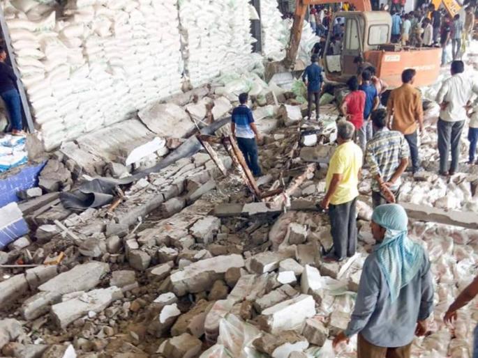 12 killed as factory wall collapse accident in gujarat rs 6 lakh assistance to the families of the deceased | कारखान्याची भिंत कोसळून १२ ठार; गुजरातमधील दुर्घटना, मृतांच्या कुटुंबीयांना ६ लाखांची मदत 12 killed as factory wall collapse accident in gujarat rs 6 lakh assistance to the families of the deceased | कारखान्याची भिंत कोसळून १२ ठार; गुजरातमधील दुर्घटना, मृतांच्या कुटुंबीयांना ६ लाखांची मदत