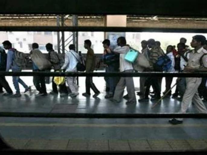 50 thousand UP, Biharis out of Gujarat; After the rape of minor girl in Gujarat | 50 हजार यूपी, बिहारवाले गुजरातबाहेर; चिमुरडीवरील बलात्कारानंतर गुजरातींचा हिसका 50 thousand UP, Biharis out of Gujarat; After the rape of minor girl in Gujarat | 50 हजार यूपी, बिहारवाले गुजरातबाहेर; चिमुरडीवरील बलात्कारानंतर गुजरातींचा हिसका