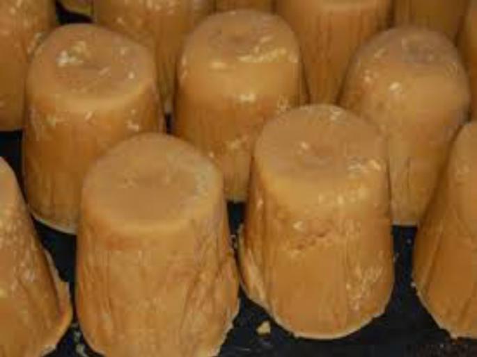 Close the auction of Jaggery in Pune market yard : side effect of e-name and e-auction system | पुण्याच्या मार्केट यार्डामधील गुळाचे लिलाव बंद : ई-नाम व ई-लिलाव पध्दतीचा फटका 