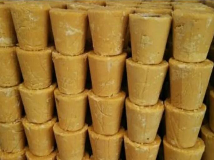 Kolhapur market committee bans Karnataki jaggery, decision after aggressive stance of farmers | कोल्हापूर बाजार समितीत ‘कर्नाटकी’ गुळाला बंदी, शेतकऱ्यांच्या आक्रमक भूमिकेनंतर निर्णय Kolhapur market committee bans Karnataki jaggery, decision after aggressive stance of farmers | कोल्हापूर बाजार समितीत ‘कर्नाटकी’ गुळाला बंदी, शेतकऱ्यांच्या आक्रमक भूमिकेनंतर निर्णय