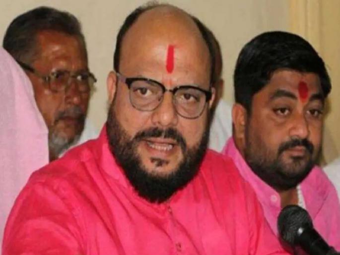 Bandits give wrong information to Uddhav Thackeray, Gulabrao Patil attacks Sanjay Raut | डाकू लोक उध्दव ठाकरेंना चुकीची माहिती देतात, गुलाबराव पाटलांचा संजय राऊतांवर हल्लाबोल