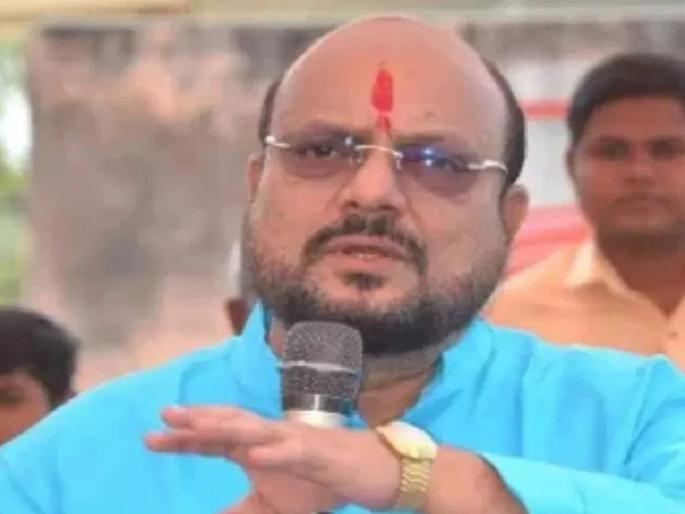 Maharashtra Lok Sabha Election 2024: "Everyone says I love you during the Lok Sabha. But during the Legislative Assembly...', Gulabrao Patil's suggestive statement, who has the cash, sparks discussions | 'लोकसभेवेळी सर्वांचं आय लव्ह यू असतं. मात्र विधानसभेवेळी...', गुलाबराव पाटील यांचं सूचक विधान, रोख कुणाकडे, चर्चांना उधाण Maharashtra Lok Sabha Election 2024: "Everyone says I love you during the Lok Sabha. But during the Legislative Assembly...', Gulabrao Patil's suggestive statement, who has the cash, sparks discussions | 'लोकसभेवेळी सर्वांचं आय लव्ह यू असतं. मात्र विधानसभेवेळी...', गुलाबराव पाटील यांचं सूचक विधान, रोख कुणाकडे, चर्चांना उधाण