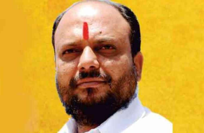  Gulabrao Patil has a lead of Rs | गुलाबराव पाटील यांची २० हजाराची आघाडी
