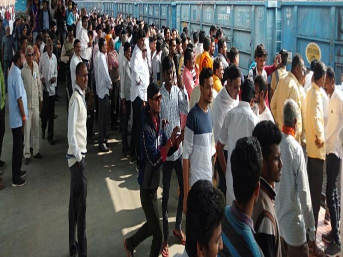 Gulabrao Patil is very welcome in Jalgaon | मंत्री गुलाबराव पाटील यांचे जळगावात जोरदार स्वागत Gulabrao Patil is very welcome in Jalgaon | मंत्री गुलाबराव पाटील यांचे जळगावात जोरदार स्वागत