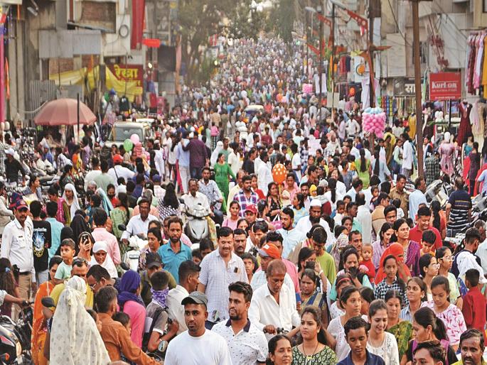 Election on one hand, 'fever' of shopping on the other; The Diwali rush has begun | एकीकडे इलेक्शन, दुसरीकडे खरेदीचा ‘फिव्हर’; दिवाळीच्या धामधुमीला सुरुवात Election on one hand, 'fever' of shopping on the other; The Diwali rush has begun | एकीकडे इलेक्शन, दुसरीकडे खरेदीचा ‘फिव्हर’; दिवाळीच्या धामधुमीला सुरुवात