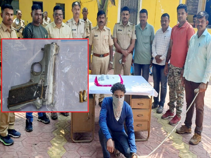 Gangapur police handcuffed the person who was carrying a gavathi katta | औरंगाबादहून गंगापूरमध्ये घेऊन आला गावठी कट्टा; पोलिसांनी ठोकल्या बेड्या Gangapur police handcuffed the person who was carrying a gavathi katta | औरंगाबादहून गंगापूरमध्ये घेऊन आला गावठी कट्टा; पोलिसांनी ठोकल्या बेड्या