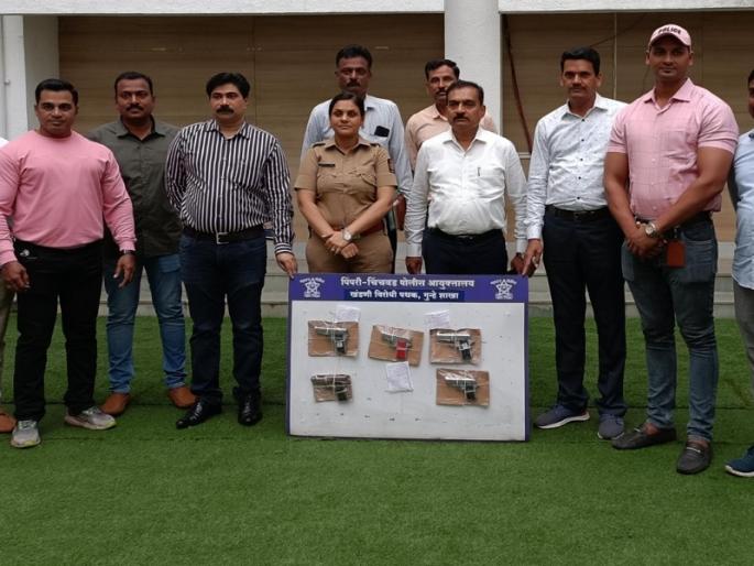 Jail Meets and Breaks Out to Buy Pistols, Four Outlaws Arrested | तुरुंगात भेटले अन् बाहेर पडून पिस्तूल खरेदी केले, चार सराईत गुन्हेगारांना अटक Jail Meets and Breaks Out to Buy Pistols, Four Outlaws Arrested | तुरुंगात भेटले अन् बाहेर पडून पिस्तूल खरेदी केले, चार सराईत गुन्हेगारांना अटक