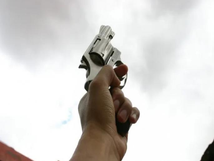 Four shots were fired in the air by a gang of criminals in Mukundwadi over a dispute over extortion and extortion. | छत्रपती संभाजीनगरात खंडणीवरून वादात गुन्हेगारांच्या टोळीकडून हवेत चार वेळा गोळीबार Four shots were fired in the air by a gang of criminals in Mukundwadi over a dispute over extortion and extortion. | छत्रपती संभाजीनगरात खंडणीवरून वादात गुन्हेगारांच्या टोळीकडून हवेत चार वेळा गोळीबार