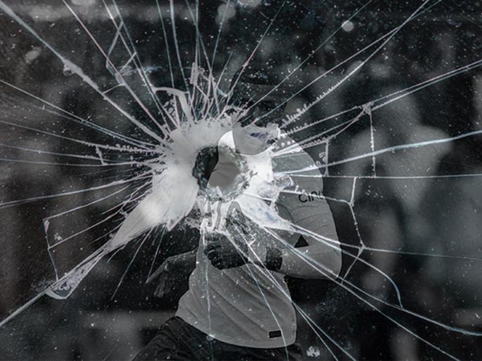 Full on Drama Emerson Royal Brazil footballer survives as robbery escalates into 29 shot gunfight Policeman saves life | Emerson Royal Attacked: फुल्ल ऑन ड्रामा! नाईटक्लब बाहेर खेळाडूवर रोखली बंदूक, बेछूट गोळीबार अन् एक देवदूत! Full on Drama Emerson Royal Brazil footballer survives as robbery escalates into 29 shot gunfight Policeman saves life | Emerson Royal Attacked: फुल्ल ऑन ड्रामा! नाईटक्लब बाहेर खेळाडूवर रोखली बंदूक, बेछूट गोळीबार अन् एक देवदूत!