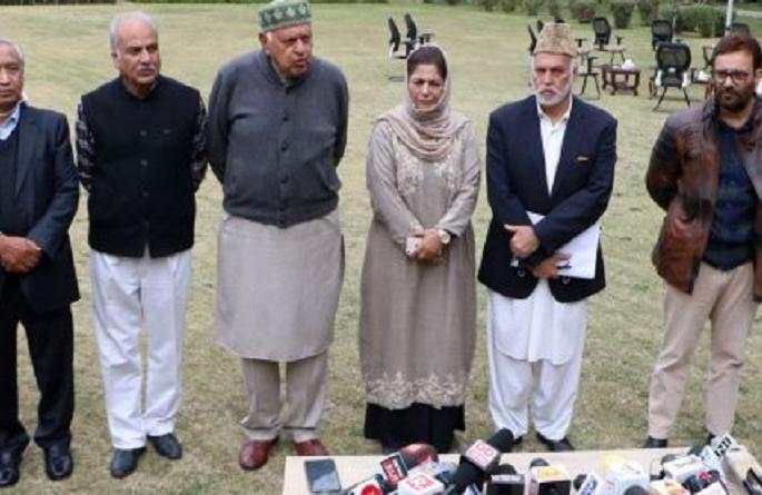 What exactly do the people of Jammu and Kashmir want? | जम्मू-काश्मीरच्या जनतेला नेमके काय हवे आहे?