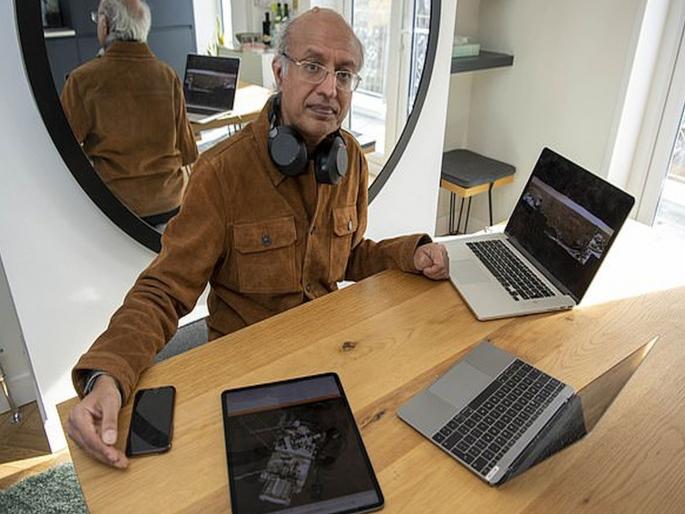 Indian Origin Professor Controls NASA Mars Rover From one bhk flat in london | भारतीय वंशाच्या शास्त्रज्ञाची बातच न्यारी; नासाचं 'मिशन मंगळ' 1 BHKमधून करताहेत कंट्रोल