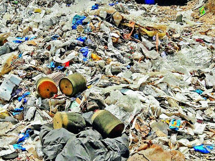 Use of plastic for burns by traders, pune plastic news | गुऱ्हाळचालकांकडून होतोय जळणासाठी प्लॅस्टिकचा वापर Use of plastic for burns by traders, pune plastic news | गुऱ्हाळचालकांकडून होतोय जळणासाठी प्लॅस्टिकचा वापर