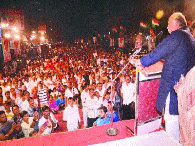 Nirvana breaks the comprehension of ordinary citizens, the climax of inflation - Gurudas Kamat | नोटाबंदीमुळे सामान्य नागरिकांचे कंबरडे मोडले, महागाईचा कळस - गुरुदास कामत Nirvana breaks the comprehension of ordinary citizens, the climax of inflation - Gurudas Kamat | नोटाबंदीमुळे सामान्य नागरिकांचे कंबरडे मोडले, महागाईचा कळस - गुरुदास कामत