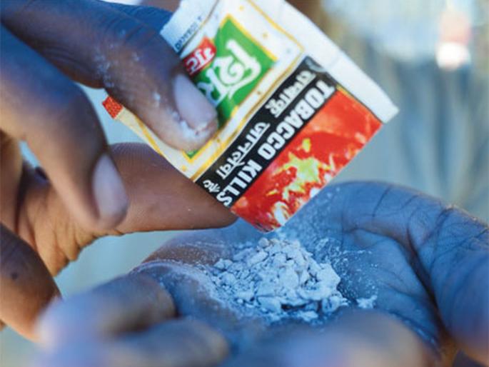 Beating out of anger for not giving Gutkha | गुटखा दिला नसल्याच्या रागातून मारहाण Beating out of anger for not giving Gutkha | गुटखा दिला नसल्याच्या रागातून मारहाण