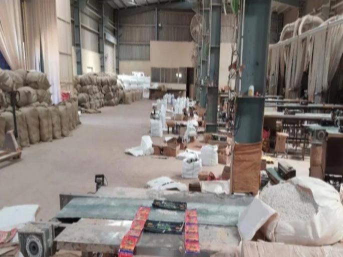 Maharashtra police Big action in Karnataka; Gutka worth Rs 120 crore seized | महाराष्ट्र पोलिसांची कर्नाटकमध्ये धडाकेबाज कारवाई ; तब्बल 120 कोटी रूपयांचा गुटखा जप्त Maharashtra police Big action in Karnataka; Gutka worth Rs 120 crore seized | महाराष्ट्र पोलिसांची कर्नाटकमध्ये धडाकेबाज कारवाई ; तब्बल 120 कोटी रूपयांचा गुटखा जप्त