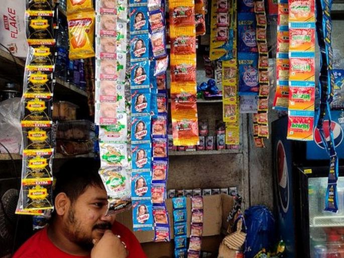 Black market in gutkha despite ban; More than 3,000 arrested in a year, illegal gutkha worth Rs 239.1 crore seized | बंदी असूनही गुटख्याचा काळाबाजार; वर्षभरात ३ हजारांहून अधिक जेरबंद, २३९ कोटी १० लाखांचा बेकायदा गुटखा जप्त Black market in gutkha despite ban; More than 3,000 arrested in a year, illegal gutkha worth Rs 239.1 crore seized | बंदी असूनही गुटख्याचा काळाबाजार; वर्षभरात ३ हजारांहून अधिक जेरबंद, २३९ कोटी १० लाखांचा बेकायदा गुटखा जप्त