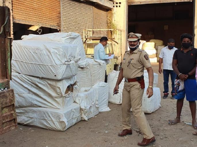 Gutkha worth Rs 25 lakh seized in Aurangabad; Crime against a transportation company | औरंगाबादमध्ये २५ लाख रुपयांचा गुटखा जप्त; वाहतूक कंपनीविरुद्ध गुन्हा Gutkha worth Rs 25 lakh seized in Aurangabad; Crime against a transportation company | औरंगाबादमध्ये २५ लाख रुपयांचा गुटखा जप्त; वाहतूक कंपनीविरुद्ध गुन्हा