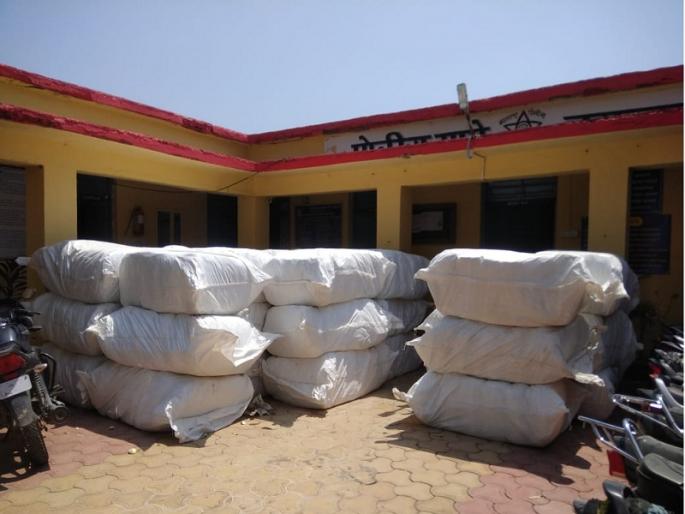 Gutkha worth Rs 55 lakh from Karnataka seized in Bhokardan | भोकरदनमध्ये कर्नाटकातून आलेला ५५ लाखाचा गुटखा पोलिसांच्या ताब्यात