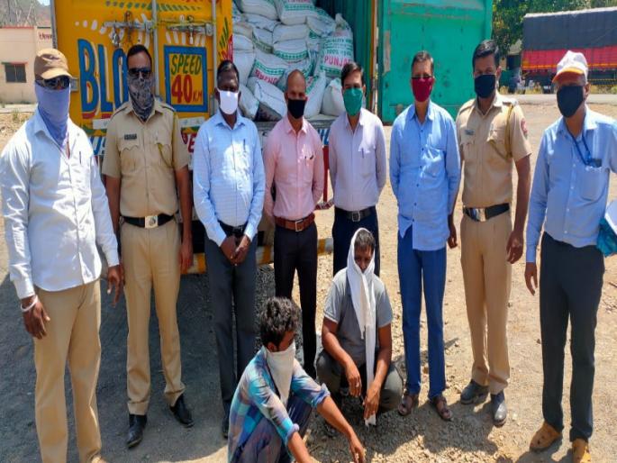 Gutka worth Rs 36 lakh seized in Wadgaon Maval | वडगाव मावळ हद्दीत बनावट पास लावत गुटख्याची वाहतूक करणारा ट्रक ताब्यात, ५१ लाखांचा मुद्देमाल जप्त