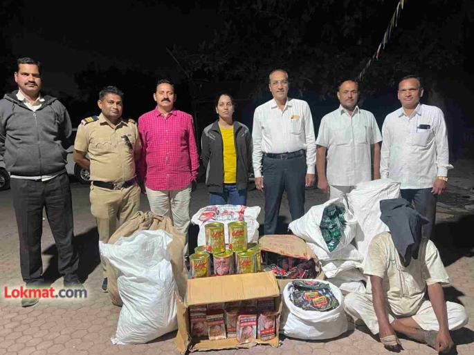 A raid on a farm shed Gutkha worth 2 lakh seized one arrested Action of Anti-Terrorism Branch | शेतातील शेडवर छापा; २ लाखांचा गुटखा जप्त, एक ताब्यात; दहशतवादविराेधी शाखेची कारवाई A raid on a farm shed Gutkha worth 2 lakh seized one arrested Action of Anti-Terrorism Branch | शेतातील शेडवर छापा; २ लाखांचा गुटखा जप्त, एक ताब्यात; दहशतवादविराेधी शाखेची कारवाई