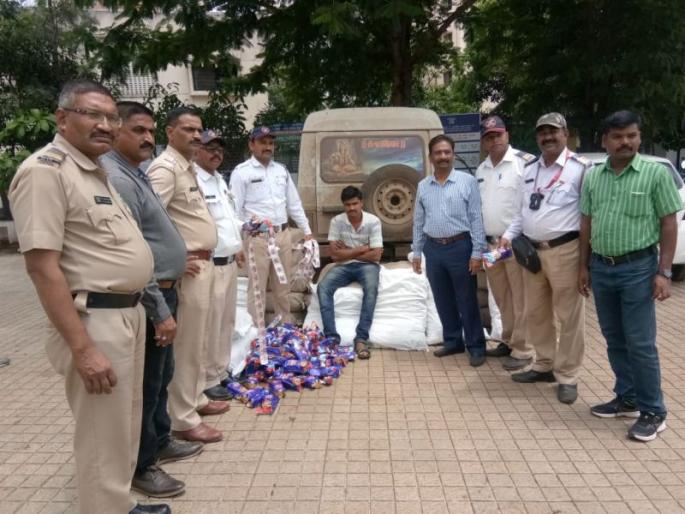 Police succeed to catch gutkha of lakhs | नाशकात लाखोंचा गुटखा पकडण्यात पोलिसांना यश Police succeed to catch gutkha of lakhs | नाशकात लाखोंचा गुटखा पकडण्यात पोलिसांना यश