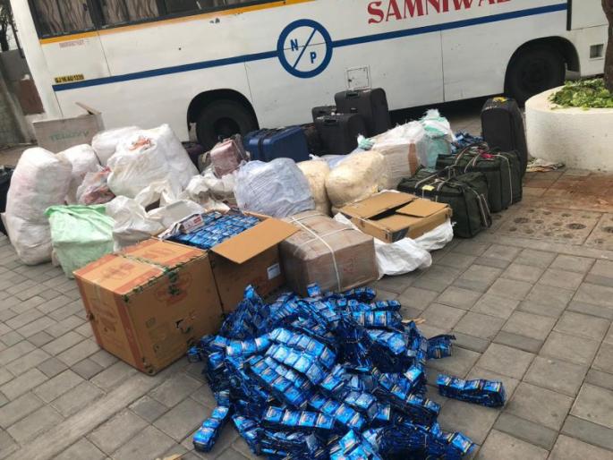 Mangalwedha police stop illegal gutka smuggling; Gutka worth Rs 4 lakh seized along with vehicle | मंगळवेढा पोलीसांनी अवैध गुटखा करणारी वाहतुक रोखली; गाडीसह ४ लाख लाखाचा गुटखा जप्त Mangalwedha police stop illegal gutka smuggling; Gutka worth Rs 4 lakh seized along with vehicle | मंगळवेढा पोलीसांनी अवैध गुटखा करणारी वाहतुक रोखली; गाडीसह ४ लाख लाखाचा गुटखा जप्त