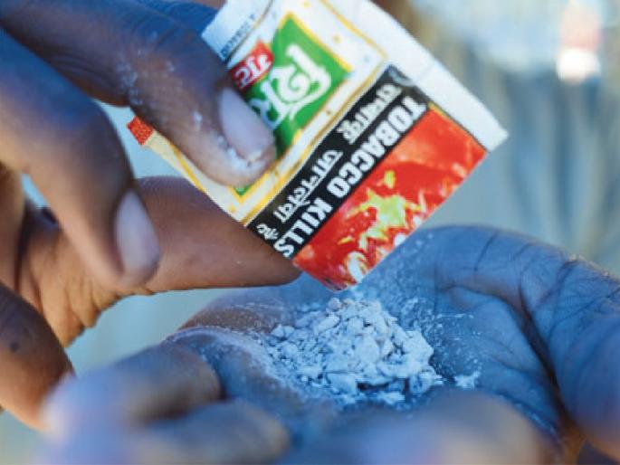 Illegal Gutkha worth Rs 20 lakh caught by Crime Branch, raid in Satara area | २० लाख रुपयांचा अवैध गुटखा गुन्हे शाखेने पकडला, सातारा परिसरात छापा Illegal Gutkha worth Rs 20 lakh caught by Crime Branch, raid in Satara area | २० लाख रुपयांचा अवैध गुटखा गुन्हे शाखेने पकडला, सातारा परिसरात छापा