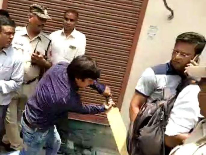 BJP MLA Akash Vijayvargiya has been granted bail by Bhopal's Special Court | पालिका अधिकाऱ्याला बॅटने मारणाऱ्या भाजप आमदाराला मिळाला जामीन