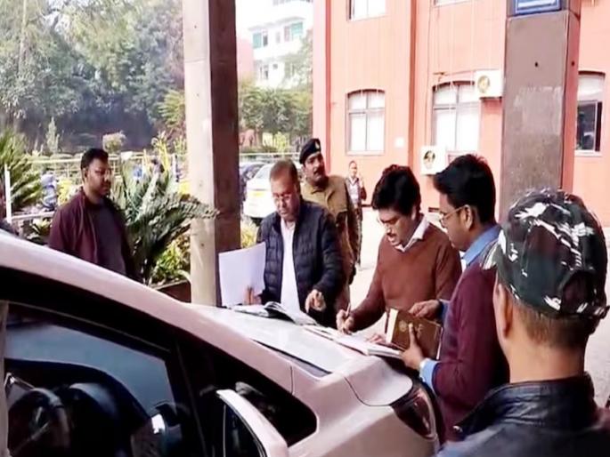 Man got a government job on brother's mark sheet; came to light after 43 years | भावाच्या मार्कशीटवर मिळवली सरकारी नोकरी; 43 वर्षांनंतर झाली पोलखोल...