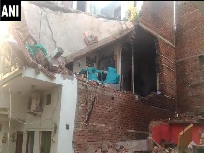 four people dead, two injured in wall collapse due to refrigerator compressor blast, in Gwalior | फ्रीजच्या कॉम्प्रेसरचा स्फोट होऊन भिंत कोसळली, चौघांचा मृत्यू four people dead, two injured in wall collapse due to refrigerator compressor blast, in Gwalior | फ्रीजच्या कॉम्प्रेसरचा स्फोट होऊन भिंत कोसळली, चौघांचा मृत्यू