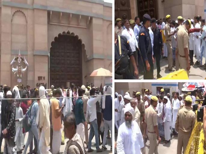 Gyanvapi Masjid Case: Hundreds of Muslim crowd gathered outside Gyanvapi mosque to offer Friday prayers | Gyanvapi Masjid Case: शुक्रवारच्या नमाजासाठी ज्ञानवापीत शेकडो लोकांची गर्दी, पोलिसांनी केले परत जाण्याचे आवाहन Gyanvapi Masjid Case: Hundreds of Muslim crowd gathered outside Gyanvapi mosque to offer Friday prayers | Gyanvapi Masjid Case: शुक्रवारच्या नमाजासाठी ज्ञानवापीत शेकडो लोकांची गर्दी, पोलिसांनी केले परत जाण्याचे आवाहन