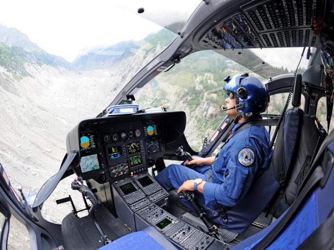 A look at the H-145 helicopter on the Naxal-affected area | नक्षलग्रस्त भागावर एच १४५ हेलिकॉप्टरची नजर A look at the H-145 helicopter on the Naxal-affected area | नक्षलग्रस्त भागावर एच १४५ हेलिकॉप्टरची नजर