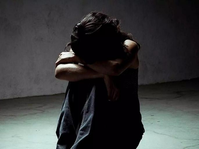 driver rapes minor girl for not paying rickshaw fare shocking incident in pune | रिक्षाचे भाडे न दिल्याने चालकाने केला अल्पवयीन मुलीवर बलात्कार, पुण्यातील धक्कादायक घटना driver rapes minor girl for not paying rickshaw fare shocking incident in pune | रिक्षाचे भाडे न दिल्याने चालकाने केला अल्पवयीन मुलीवर बलात्कार, पुण्यातील धक्कादायक घटना