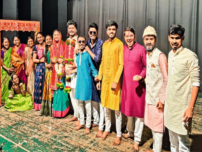 Purushottam karandak one-act play 'Kahi Problem Ye Ka?' is a hit; No one-act play is eligible for the Jairam Hardikar memorial | पुरुषोत्तमवर ‘काही प्रॉब्लेम ये का?’ एकांकिकेची मोहोर; जयराम हर्डीकर स्मृतिचिन्हासाठी एकही एकांकिका पात्र नाही Purushottam karandak one-act play 'Kahi Problem Ye Ka?' is a hit; No one-act play is eligible for the Jairam Hardikar memorial | पुरुषोत्तमवर ‘काही प्रॉब्लेम ये का?’ एकांकिकेची मोहोर; जयराम हर्डीकर स्मृतिचिन्हासाठी एकही एकांकिका पात्र नाही
