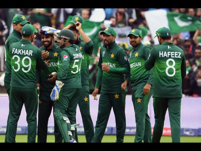 Mohammad Hafeez, who tested positive for COVID19 yesterday, test privately and that test has come out NEGATIVE  | गोलमाल है भाई...! काल कोरोना पॉझिटिव्ह आढळलेला पाकिस्तानचा खेळाडू आज झाला निगेटिव्ह