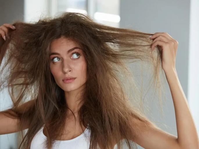 Damage hair those mistakes that make your hair bad | 'या' रोजच्या चुकांमुळे केस होतात डॅमेज, तुम्हीही करता का या चुका? Damage hair those mistakes that make your hair bad | 'या' रोजच्या चुकांमुळे केस होतात डॅमेज, तुम्हीही करता का या चुका?