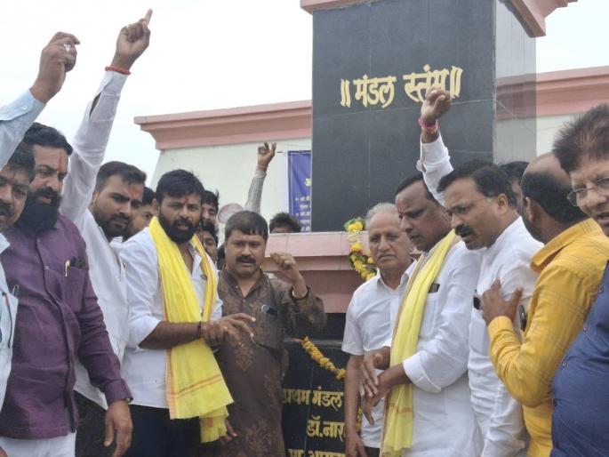 OBCs never speak abusive language while sitting under statues of great men; Laxman Hake's criticism | महापुरुषांच्या पुतळ्याखाली बसून अर्वाच भाषेत ओबीसी कधीही बोलत नाही; हाकेंची बोचरी टीका OBCs never speak abusive language while sitting under statues of great men; Laxman Hake's criticism | महापुरुषांच्या पुतळ्याखाली बसून अर्वाच भाषेत ओबीसी कधीही बोलत नाही; हाकेंची बोचरी टीका