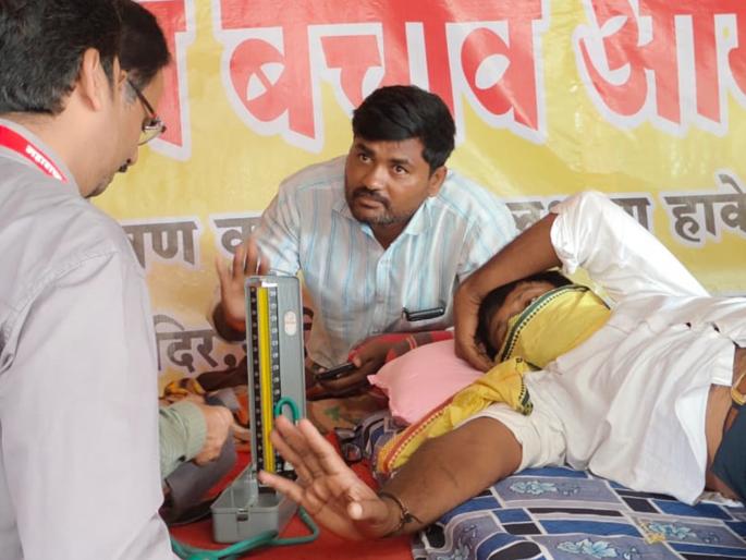 OBC leader Laxman Hake's condition worsens again, doctor warns of danger due to rise in blood pressure | OBC Leader Laxman Hake ओबीसी नेते लक्ष्मण हाकेंची प्रकृती पुन्हा खालावली, रक्तदाब वाढल्याने डॉक्टरांचा धोक्याचा इशारा OBC leader Laxman Hake's condition worsens again, doctor warns of danger due to rise in blood pressure | OBC Leader Laxman Hake ओबीसी नेते लक्ष्मण हाकेंची प्रकृती पुन्हा खालावली, रक्तदाब वाढल्याने डॉक्टरांचा धोक्याचा इशारा