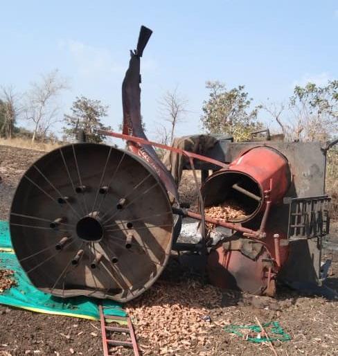 Explosion of turmeric boiling machine; Two laborers injured | हळद उकळणी यंत्राचा स्फोट ;  दोन मजूर जखमी