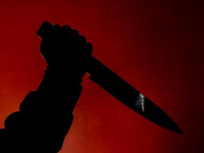 Attempts to half murder by sharp weapon stroke on head | धारदार हत्यार डोक्यात मारून खुनाचा प्रयत्न  Attempts to half murder by sharp weapon stroke on head | धारदार हत्यार डोक्यात मारून खुनाचा प्रयत्न